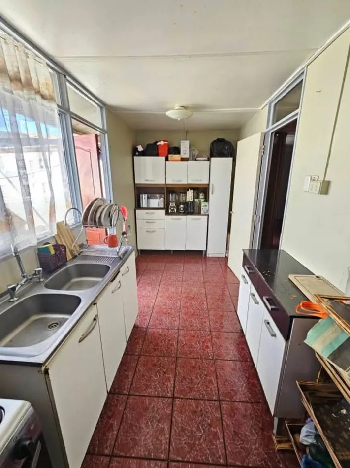 AMPLIA CASA EN VENTA EN AV. NUEVA ORIENTE, FRENTE AL MALL,  CALAMA!