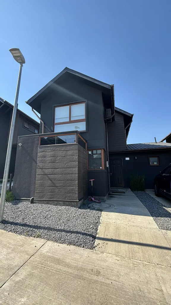 HERMOSA CASA EN VENTA – LOS ÁNGELES, SECTOR LADERAS DE CURAMONTE ✨🏡