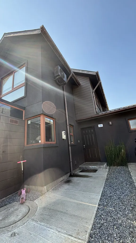 HERMOSA CASA EN VENTA – LOS ÁNGELES, SECTOR LADERAS DE CURAMONTE ✨🏡